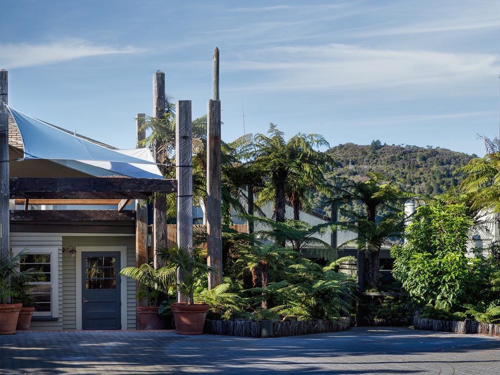 Solitaire Lodge *