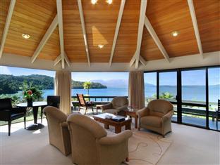 Solitaire Lodge *